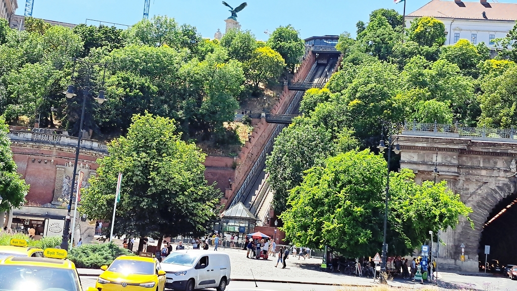 k-Aufzug zum Burgenviertel