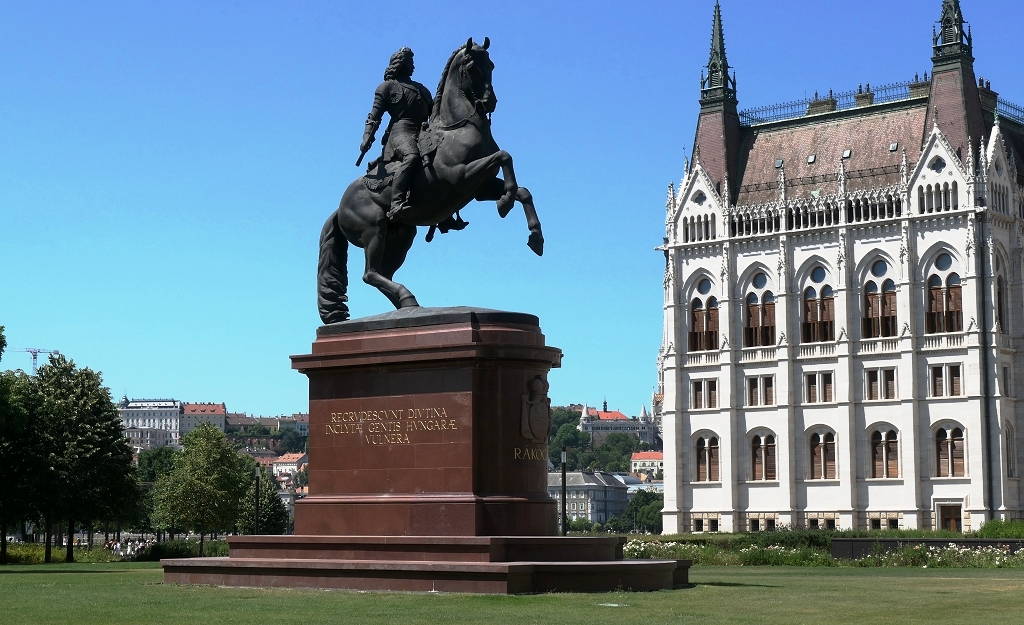 k-Budapest Hop on Hop off Stadtrundfahrt (6)