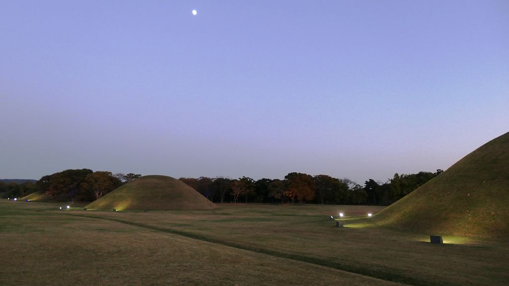 k-Gyeongju - Fahrrad Tour - k�nigliche Grabh�gel 3