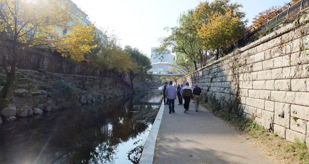 k-Seoul - entlang des Cheonggyecheon Baches -1